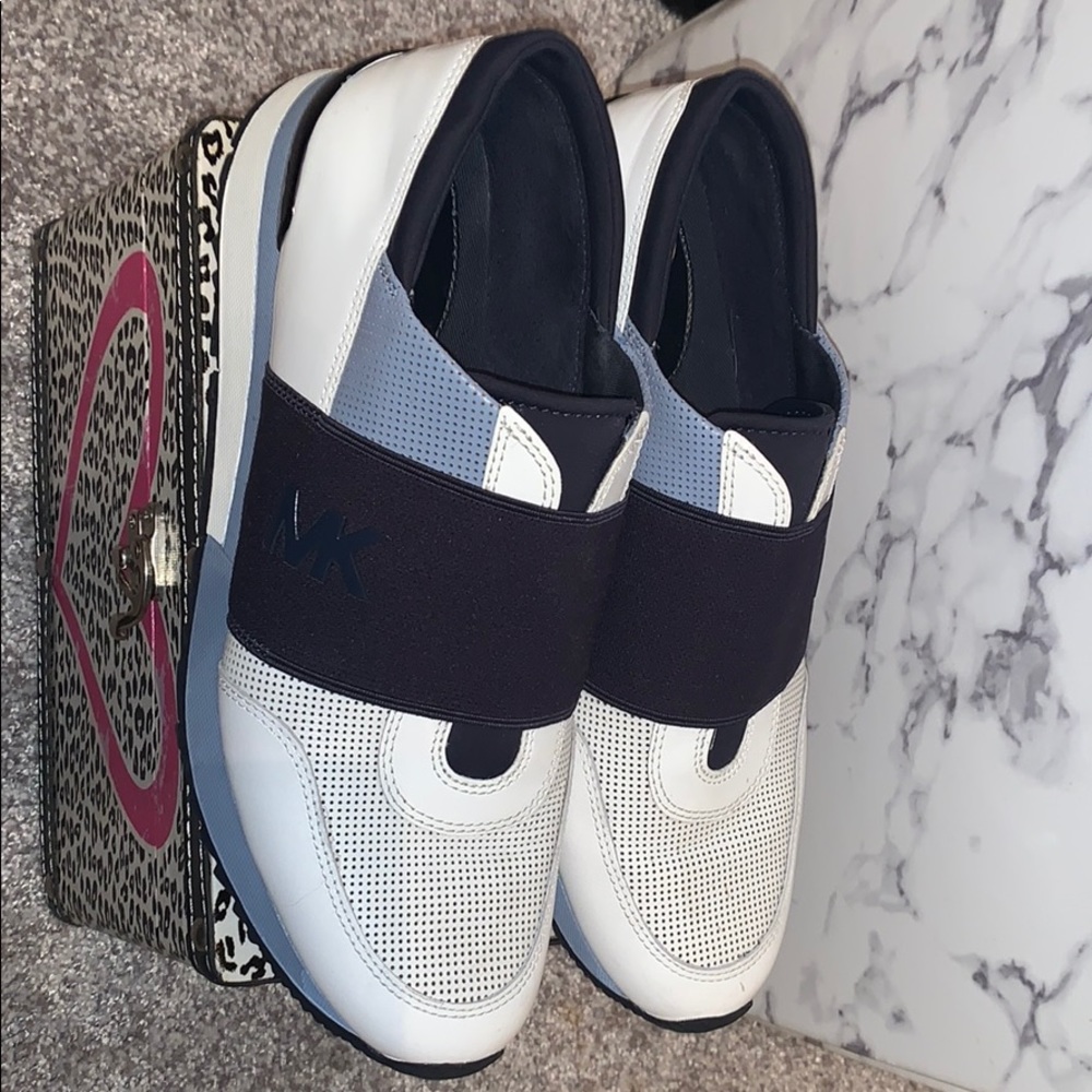 NEW Great sneakers to wear with anything